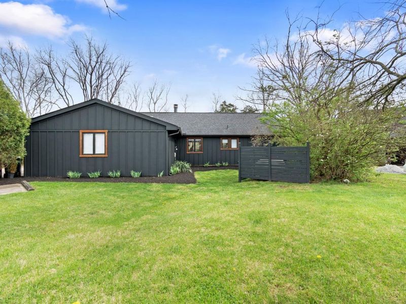 10228 Hightower Court, Montgomery, OH 45249 Photo 2