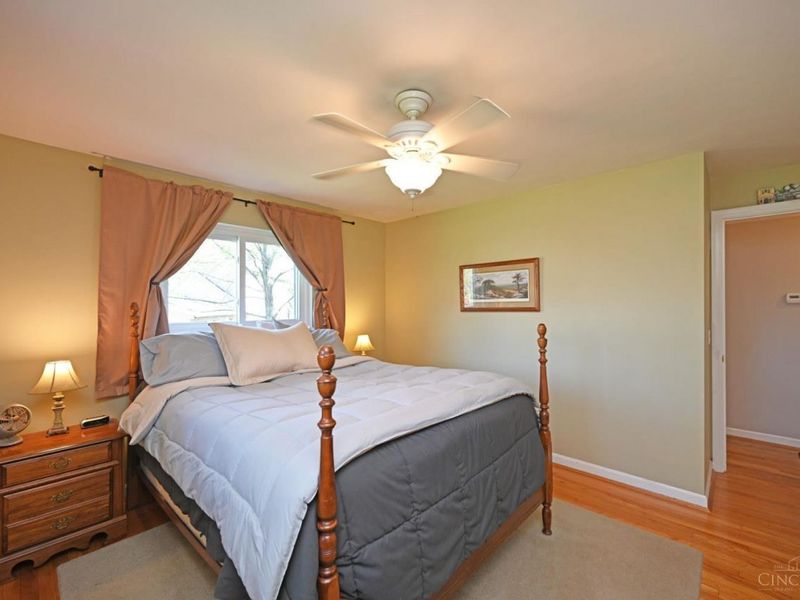 8851 Roundhill Road, Sycamore Township, OH 45236 Photo 12