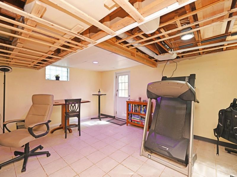 8851 Roundhill Road, Sycamore Township, OH 45236 Photo 25