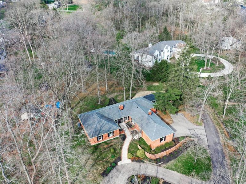 7811 Shawnee Run Road, Indian Hill, OH 45243 Photo 2