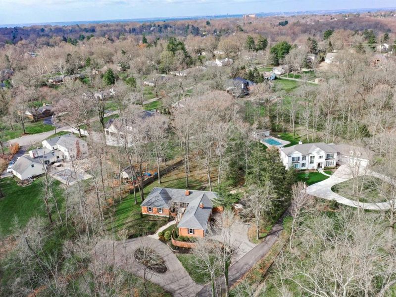 7811 Shawnee Run Road, Indian Hill, OH 45243 Photo 3