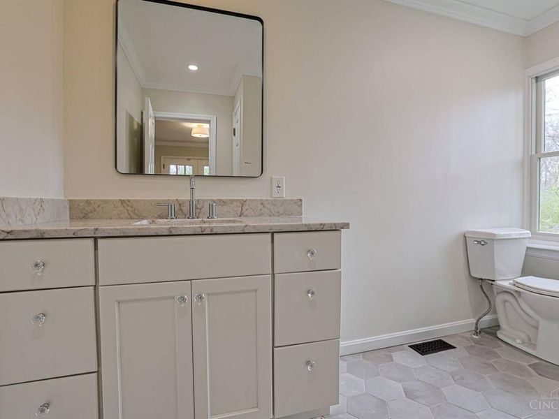 7811 Shawnee Run Road, Indian Hill, OH 45243 Photo 36