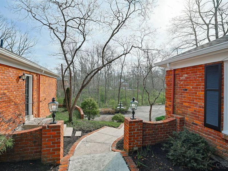 7811 Shawnee Run Road, Indian Hill, OH 45243 Photo 55