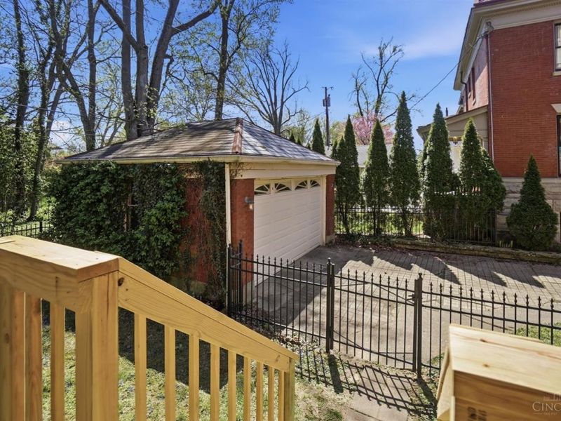 2944 Fairfield Avenue, Cincinnati, OH 45206 Photo 44