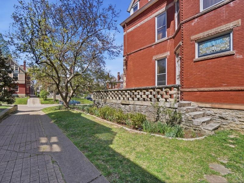 2944 Fairfield Avenue, Cincinnati, OH 45206 Photo 45