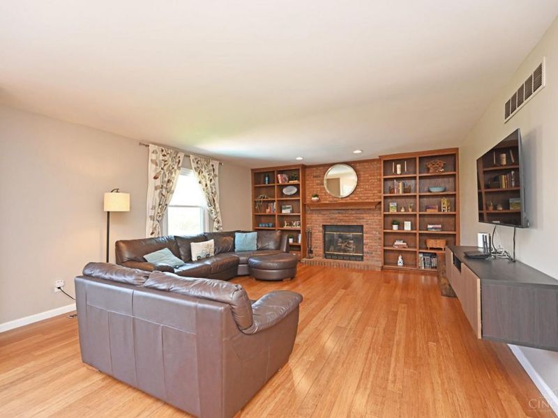 7426 Sussex Drive, West Chester, OH 45069 Photo 16