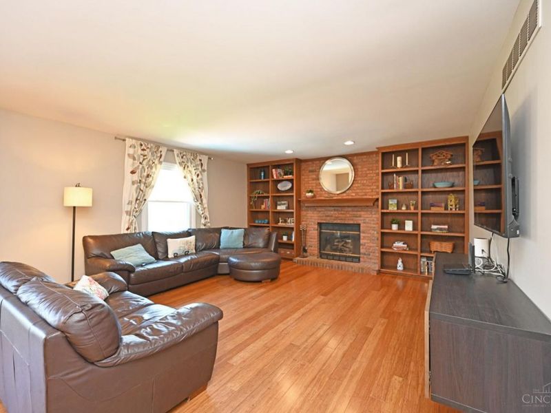 7426 Sussex Drive, West Chester, OH 45069 Photo 17