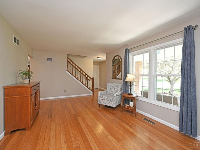 7426 Sussex Drive, West Chester, OH 45069 Photo 9