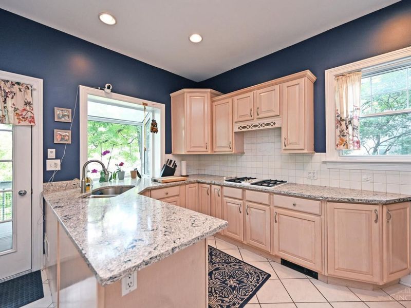 690 Clinton Springs Avenue, Cincinnati, OH 45229 Photo 18