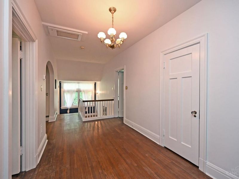 690 Clinton Springs Avenue, Cincinnati, OH 45229 Photo 33