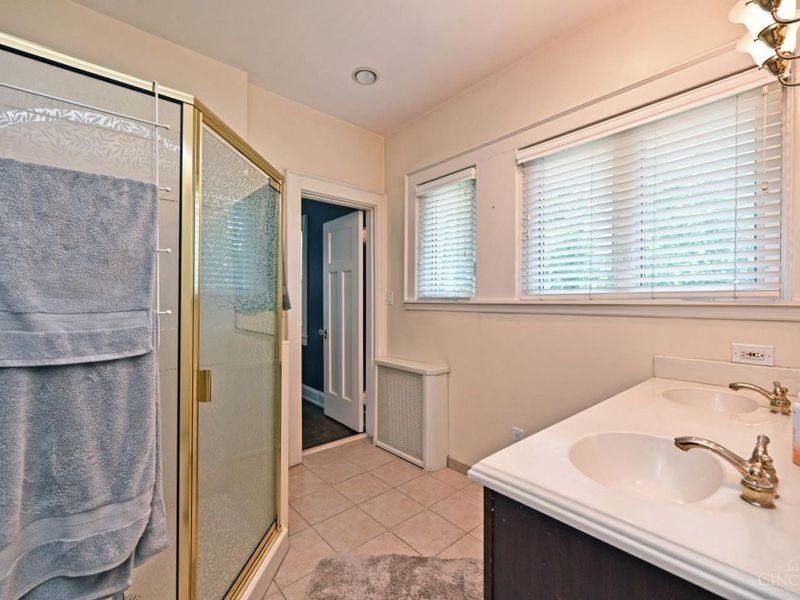 690 Clinton Springs Avenue, Cincinnati, OH 45229 Photo 38