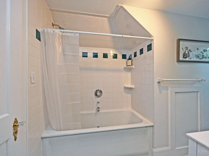 690 Clinton Springs Avenue, Cincinnati, OH 45229 Photo 58