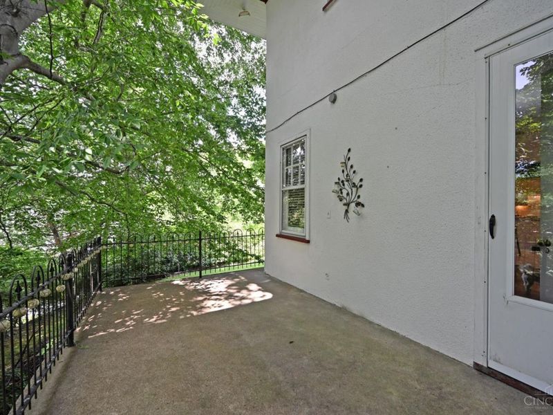 690 Clinton Springs Avenue, Cincinnati, OH 45229 Photo 63
