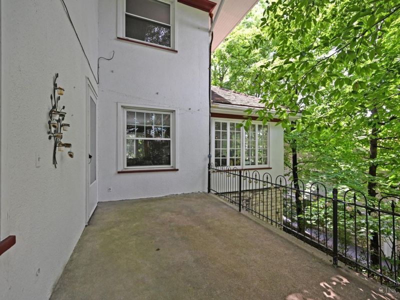 690 Clinton Springs Avenue, Cincinnati, OH 45229 Photo 64