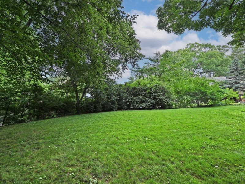 690 Clinton Springs Avenue, Cincinnati, OH 45229 Photo 74