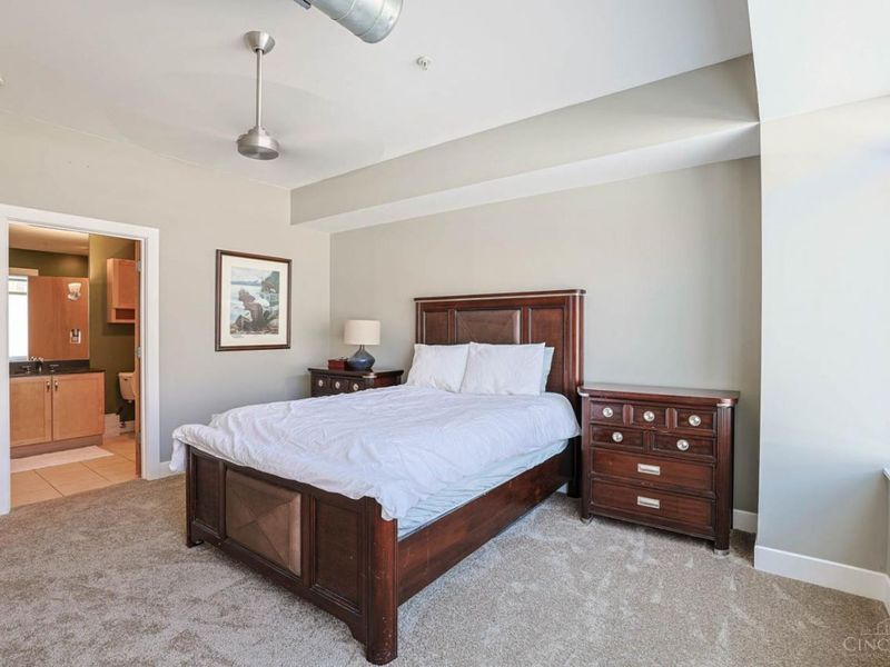 2260 Riverside Drive, Unit 402, Cincinnati, OH 45202 Photo 17