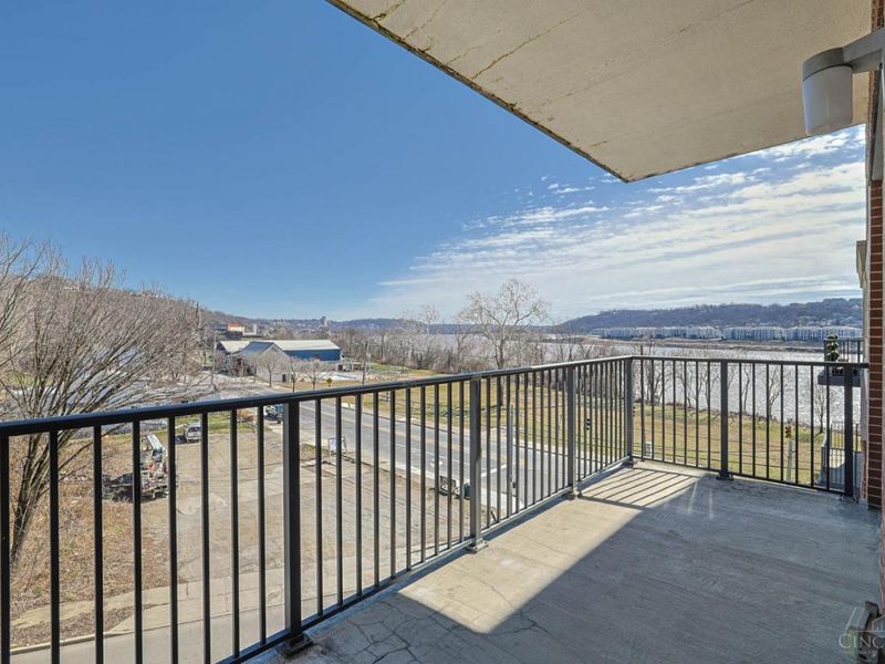 2260 Riverside Drive, Unit 402, Cincinnati, OH 45202 Photo 21