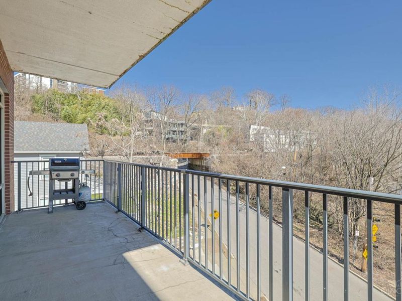 2260 Riverside Drive, Unit 402, Cincinnati, OH 45202 Photo 23