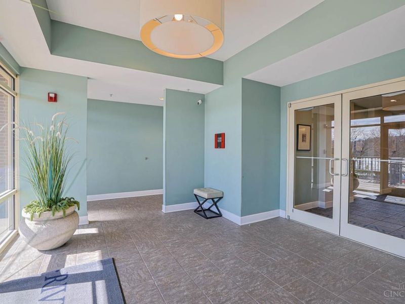 2260 Riverside Drive, Unit 402, Cincinnati, OH 45202 Photo 32