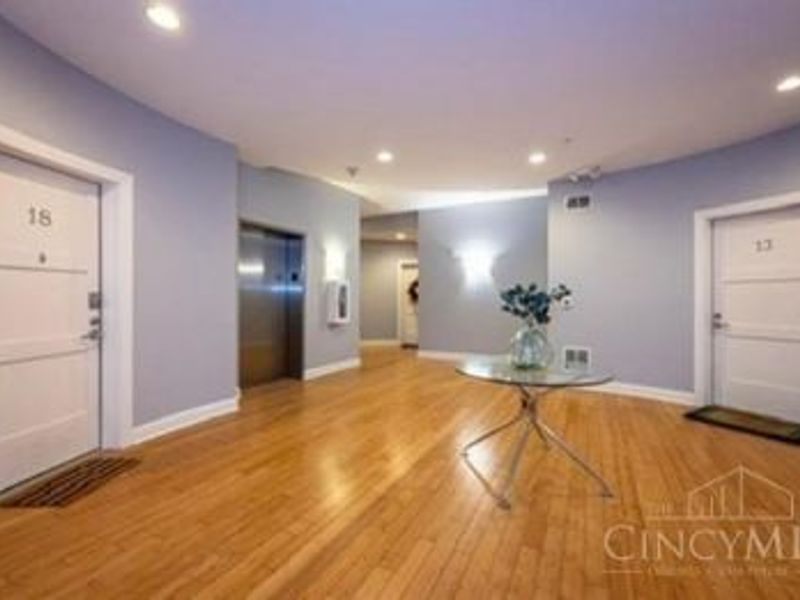 1326 Vine Street, Unit G, Cincinnati, OH 45202 Photo 3