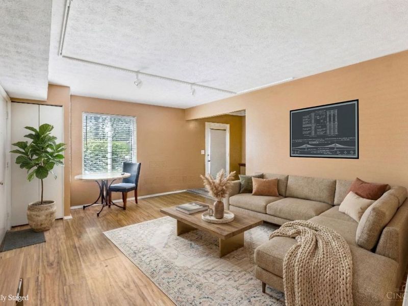 1010 E Crescentville Road, West Chester, OH 45246 Photo 3