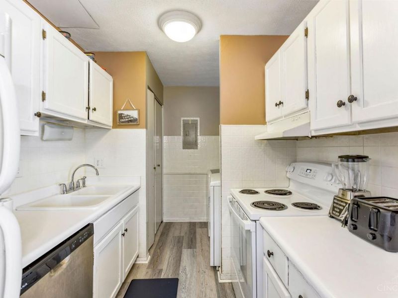 1010 E Crescentville Road, West Chester, OH 45246 Photo 6