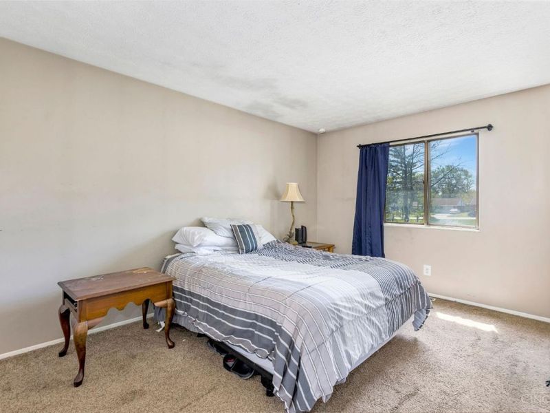 1010 E Crescentville Road, West Chester, OH 45246 Photo 8