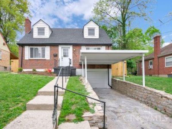 3942 Standish Avenue, Cincinnati, OH 45213