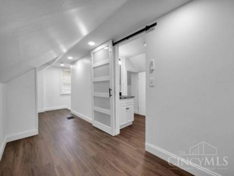 3942 Standish Avenue, Cincinnati, OH 45213 Photo 3