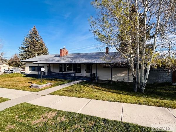 305 E 3rd S, REXBURG, ID 83440