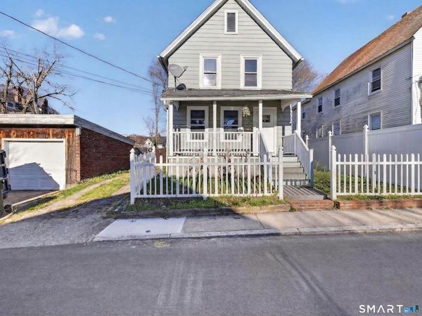 12 Clover , New London, CT 06320