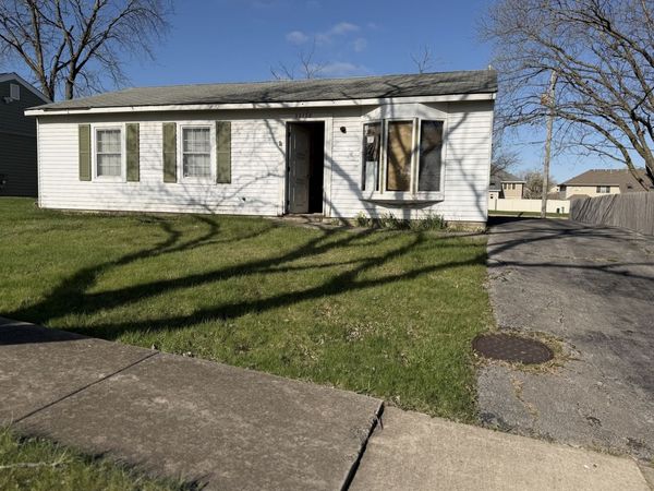 22128 Hawthorne Way, Richton Park, IL 60471