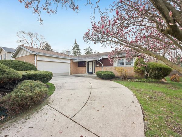 817 Belair Drive, Darien, IL 60561