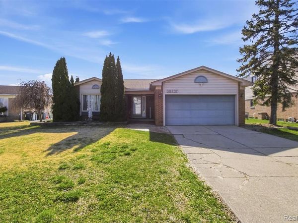 38737 Woodmont Drive, Sterling Heights, MI 48310