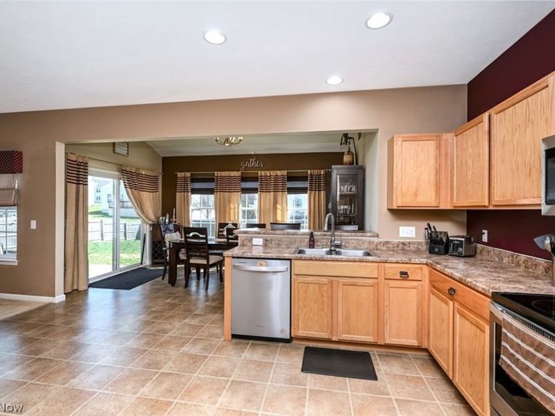 1225 Marsh Fern Lane, Akron, OH 44312 Photo 17