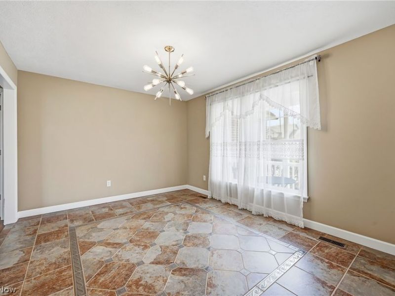 297 Country Club Drive SE, Warren, OH 44484 Photo 20