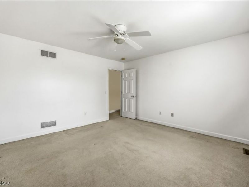 297 Country Club Drive SE, Warren, OH 44484 Photo 32