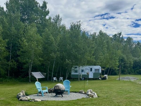 112 River Road, Detroit, ME 04929