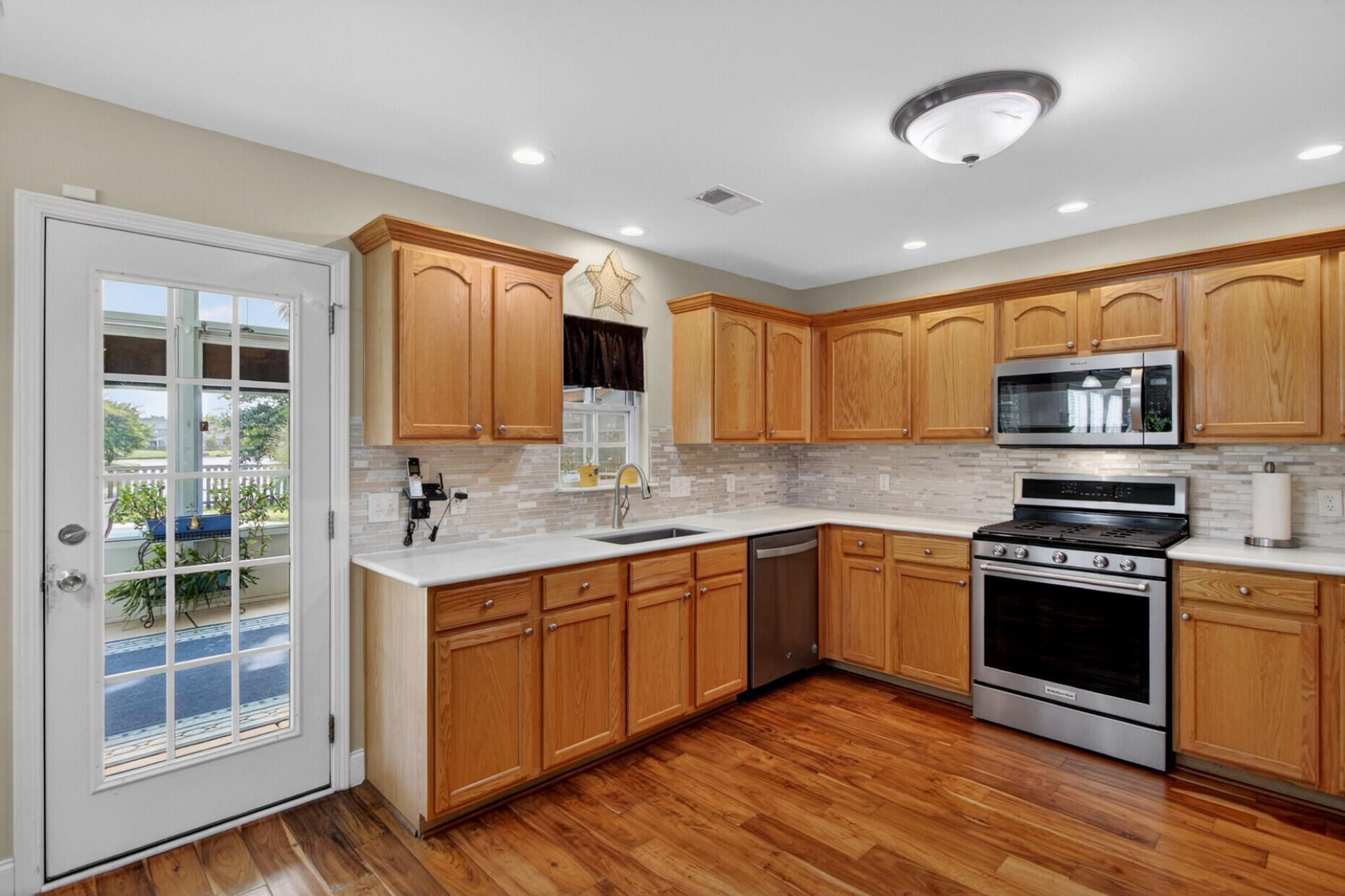 337 Southport Drive Photo 17