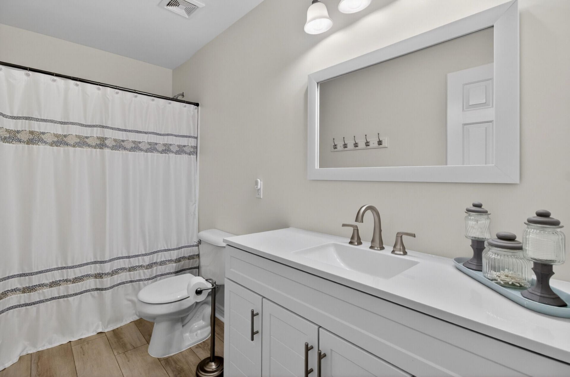 337 Southport Drive Photo 33