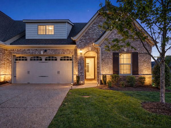 1386 Whispering Oaks Dr , Lebanon, TN 37090