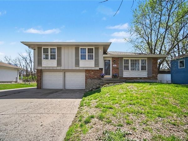 6403 E 120th Terrace, Grandview, MO 64030