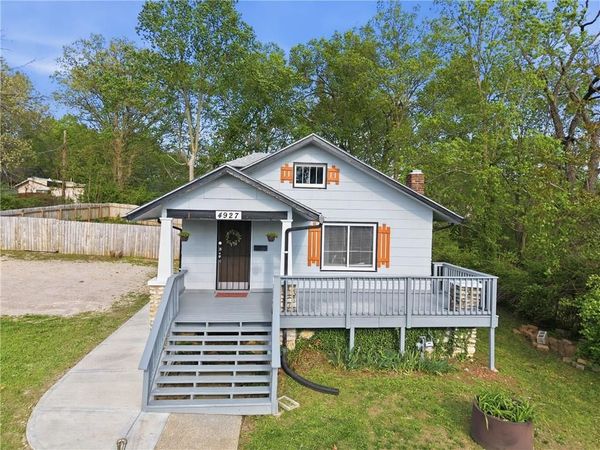 4927 Woodland Avenue, Kansas City, MO 64110
