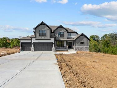 4805 NW Sienna Ridge, Riverside, MO 64150