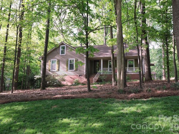 14040 Hackamore Drive, Matthews, NC 28105