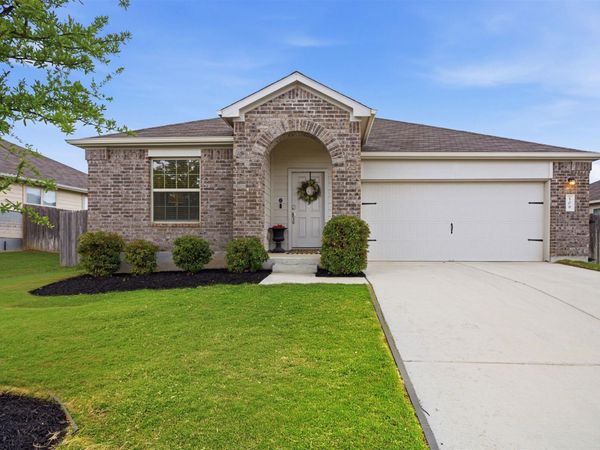 509 Marklawn LN, Hutto, TX 78634