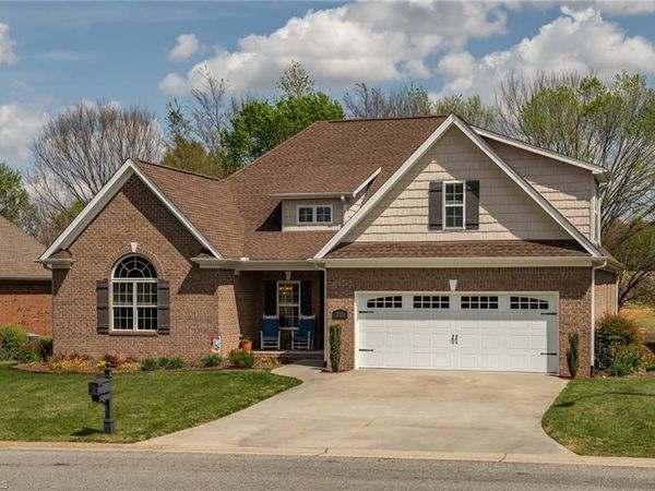 106 Breckenridge Drive , Thomasville, NC 27360