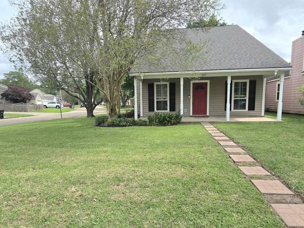 825 Stoney Creek Ave, Baton Rouge, LA 70808