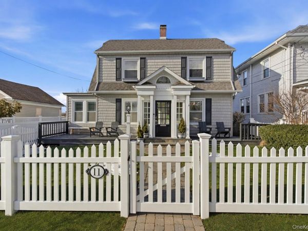 11 Oakland Street, Huntington, NY 11743