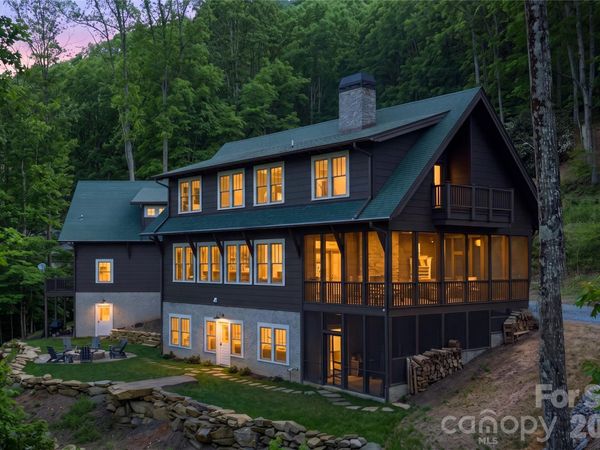 51 Summit Road, Swannanoa, NC 28778